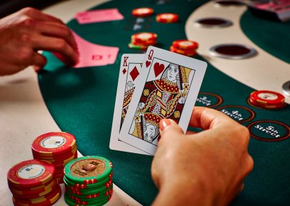 Tips Bermain Blackjack dengan Modal Kecil: Strategi Cerdas untuk Maksimalkan Kesempatan Menang